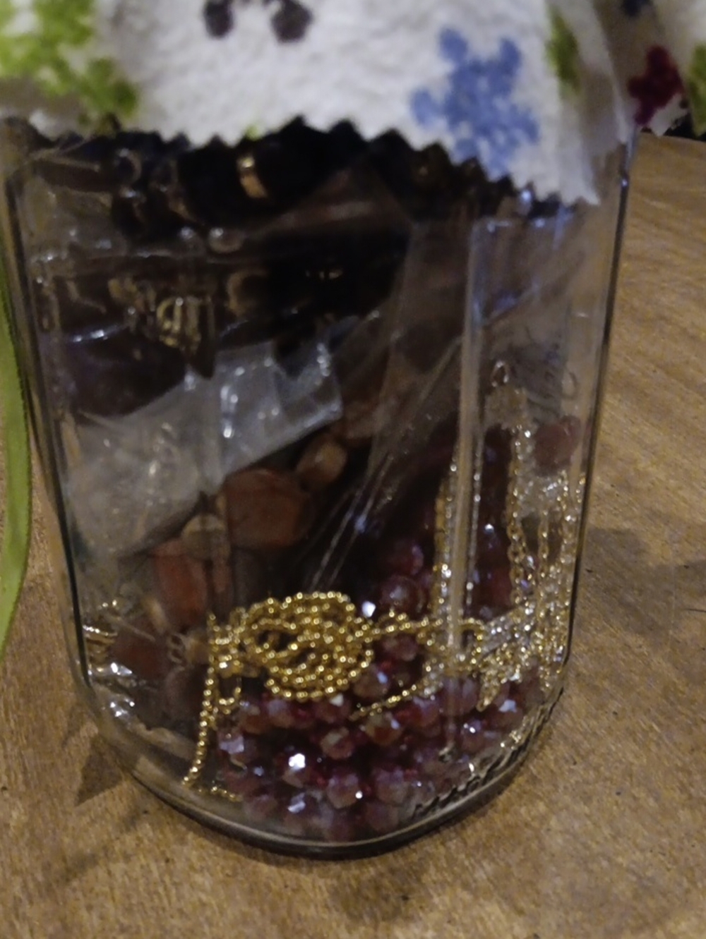 Jewerly JAR #5Gold Chain Necklace with Dark Red Bead Accents - Women Accessories